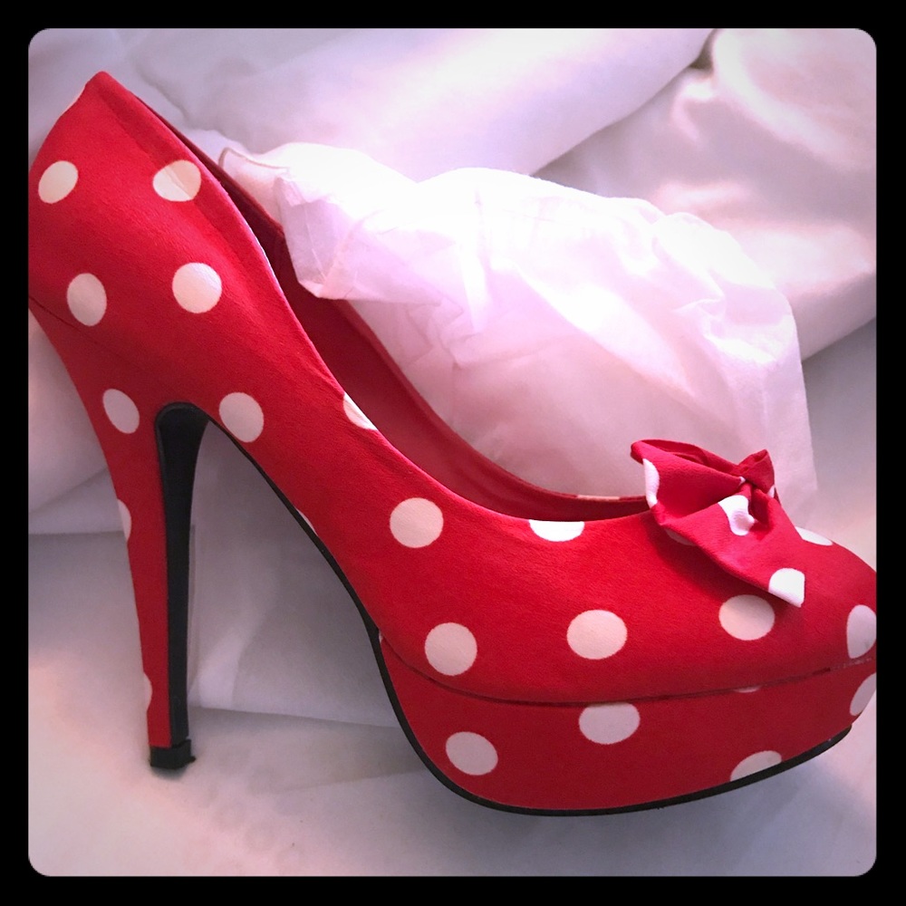 Show Story Red and White Polka Dot Heels Size 8